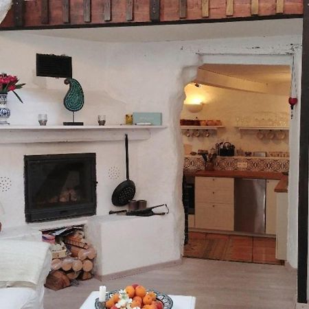 Maison De Vacances Atypique Pouzolles ภายนอก รูปภาพ